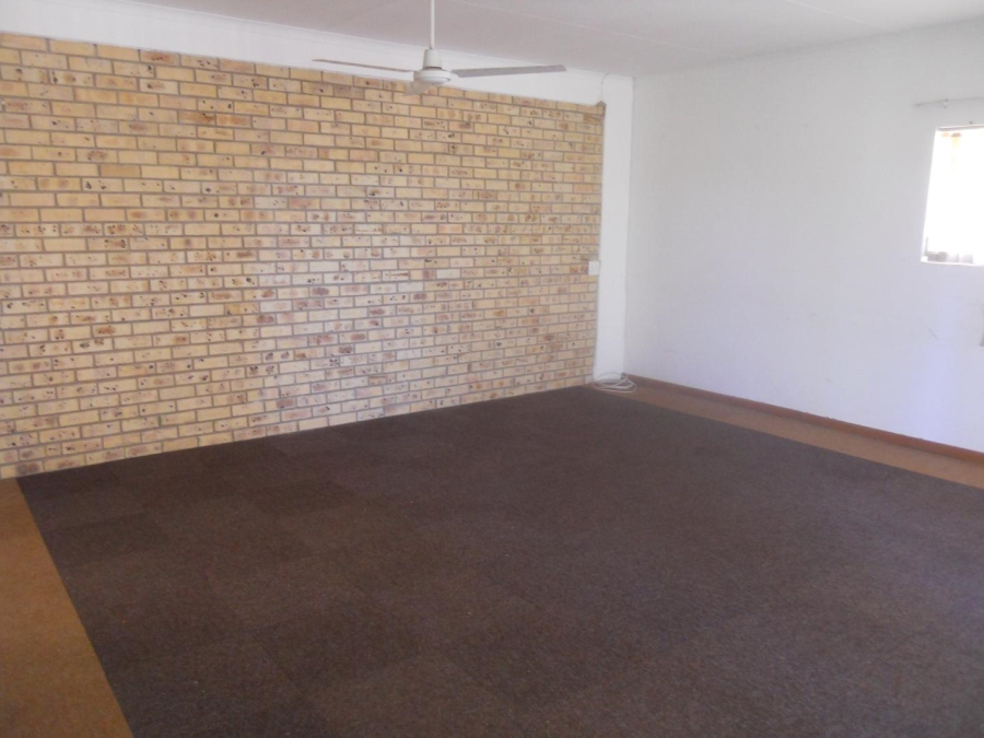 To Let 3 Bedroom Property for Rent in Langenhovenpark Free State
